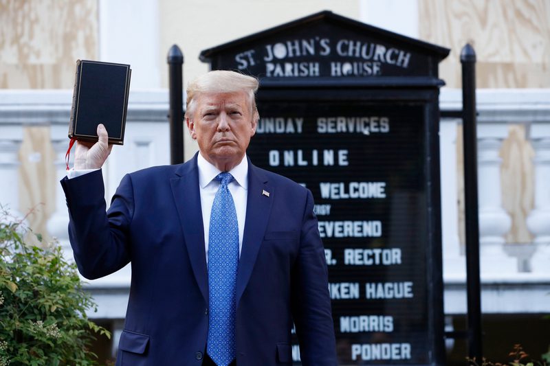 trump holding bible